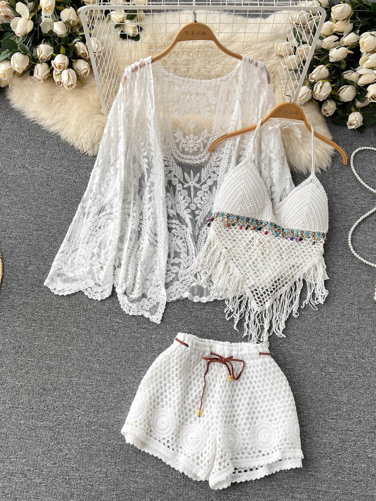 Tassel Fringe Trim - ชุดเซ็ตฤดูร้อนใหม่สำหรับผู้หญิง เสื้อคลุมลูกไม้ปักลาย+เสื้อคอพู่+กางเกงขาสั้นลายฉลุ ชุดสามชิ้น รุ่น H066