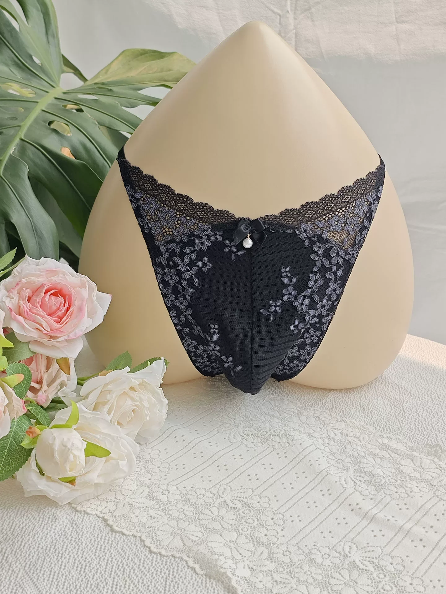 Embroidery Embellishments - กางเกงในชายลูกไม้สีดำ ปักลายแฮนด์เมด สีฟ้าชมพู ของขวัญ BF ปาร์ตี้ส่วนตัว