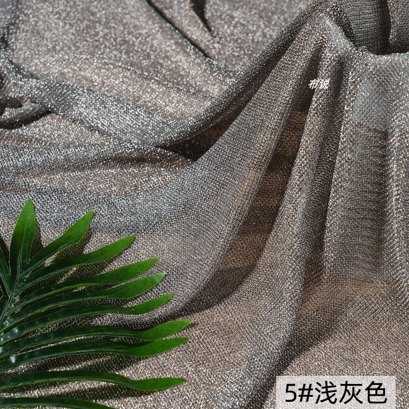 ผ้าไหมพรมสีเทาอ่อนเมทัลลิก ยืด - Crystal Mesh Fabric บทวิจารณ์และราคา