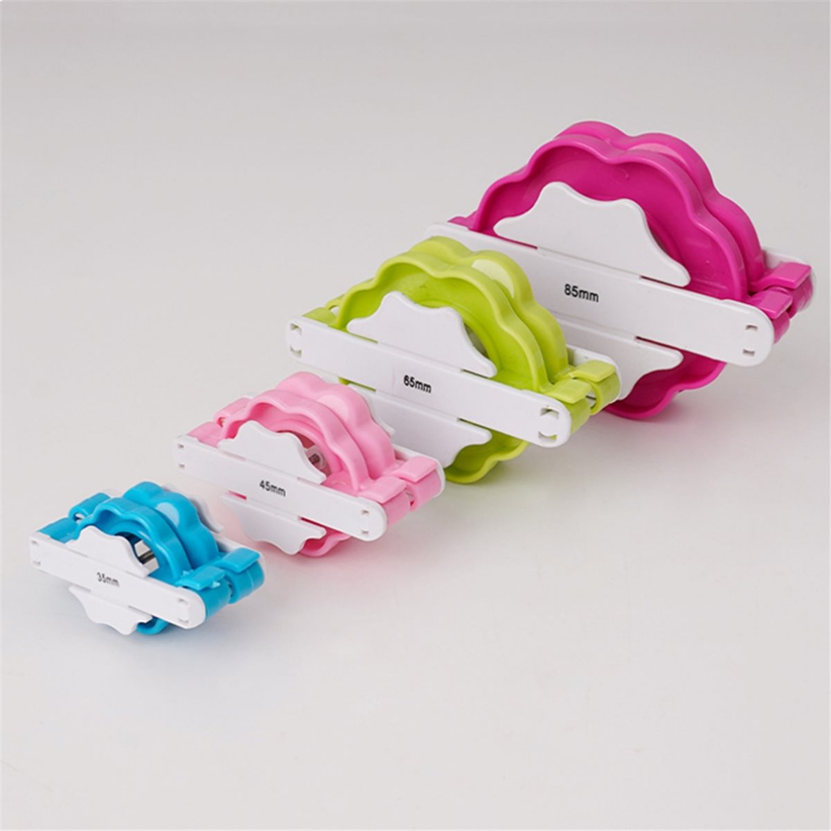 เครื่องทำปอมปอม 4 ขนาด ยอดขายด - Pom Pom Maker Tool บทวิจารณ์และราคา